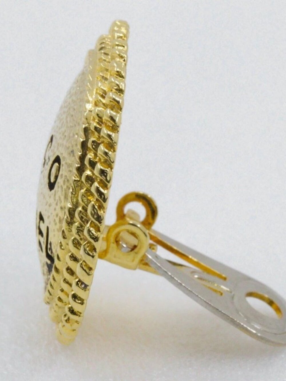 CHANEL COCO CHANEL Earring vintage Plated Gold 18.6g Women - Picture 7 of 9